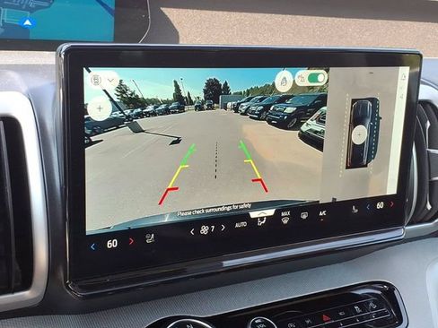 Used 2025 Ford Expedition Active AWD/4WD image 22