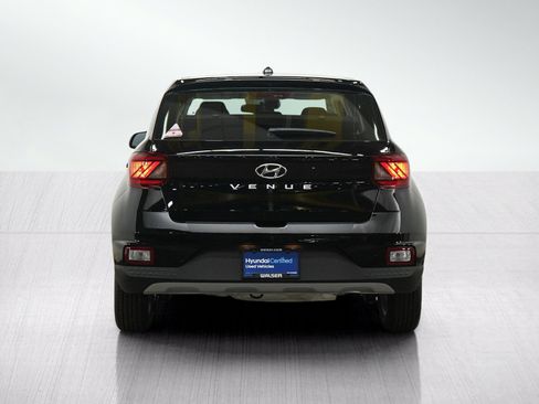 Certified 2026 Hyundai Venue SE FWD image 4