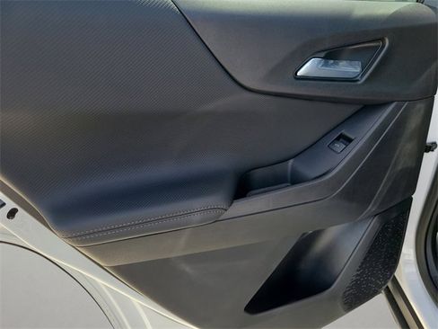 New 2026 Chevrolet Equinox LT image 11