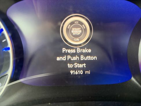 Used 2018 Chrysler Pacifica Touring-L Plus FWD image 9