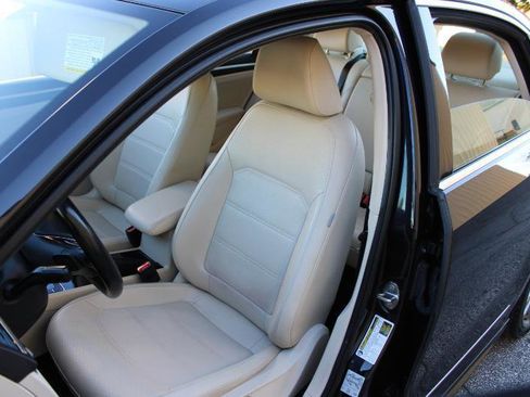 Used 2019 Volkswagen Passat 2.0T SE R-Line FWD image 12