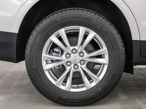 New 2025 Cadillac XT5 Luxury image 11