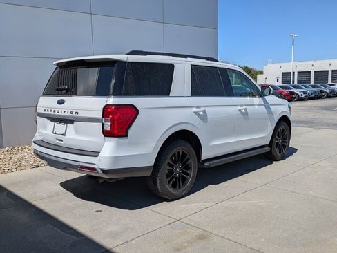 Certified 2024 Ford Expedition XLT image 4