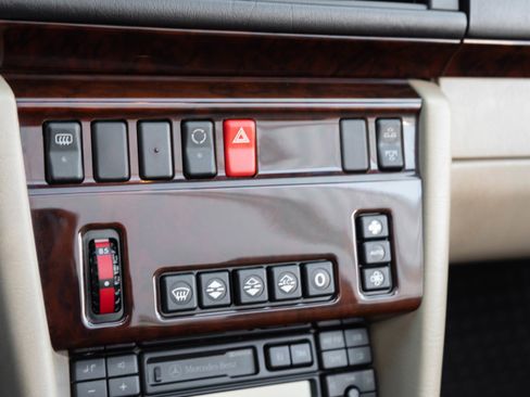 Used 1995 Mercedes-Benz E 320 Convertible image 16