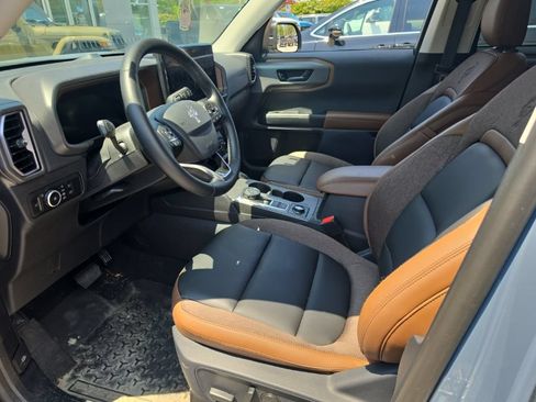 Used 2025 Ford Bronco Sport Outer Banks AWD/4WD image 8