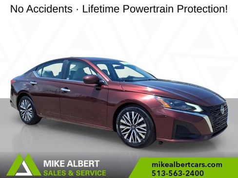 Used 2023 Nissan Altima 2.5 SV FWD image 1