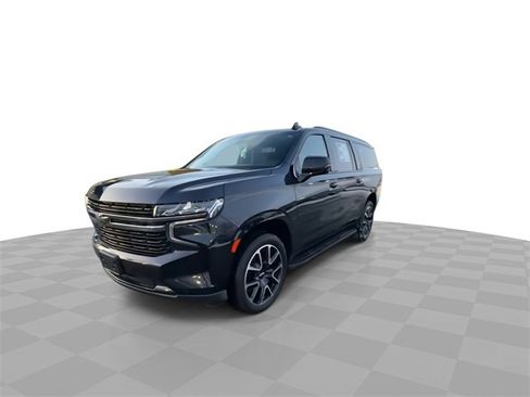 Certified 2022 Chevrolet Suburban RST w/ Sport Performance Package image 4