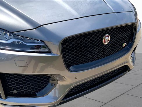 Used 2018 Jaguar F-PACE S AWD/4WD image 28