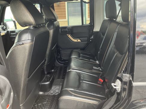 Used 2014 Jeep Wrangler Unlimited Sahara AWD/4WD image 22