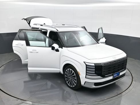 Used 2026 Hyundai Palisade Calligraphy image 30