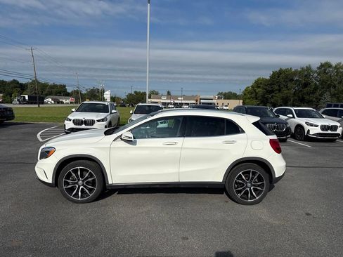 Used 2017 Mercedes-Benz GLA 250 4MATIC image 4