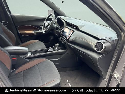 Certified 2024 Nissan Kicks SR FWD image 22