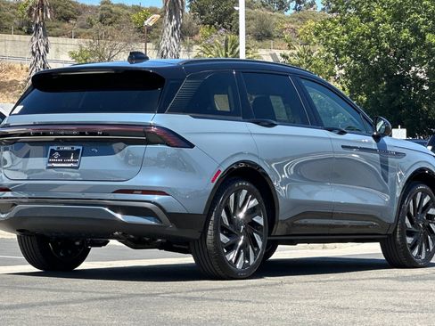New 2026 Lincoln Nautilus Reserve AWD/4WD image 3