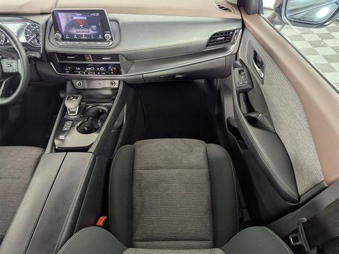 Used 2023 Nissan Rogue SV image 16