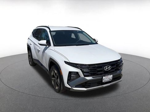 Used 2025 Hyundai Tucson SEL FWD image 3