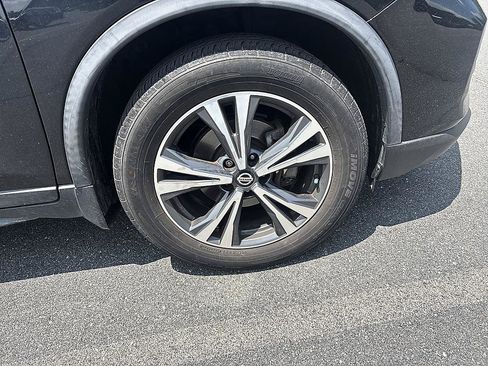 Used 2019 Nissan Rogue SV w/ Premium Package FWD image 20