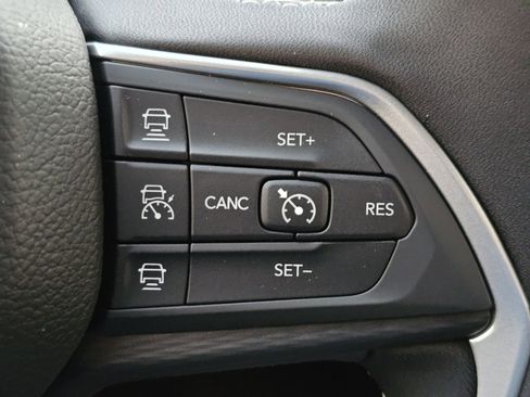 New 2025 Jeep Grand Cherokee L Laredo image 16