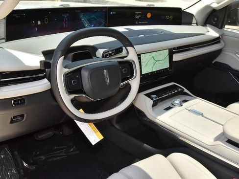 New 2026 Lincoln Navigator Reserve AWD/4WD image 37