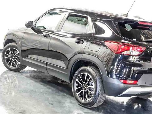 Certified 2024 Chevrolet TrailBlazer LT w/ LT Cold Weather Package FWD image 8