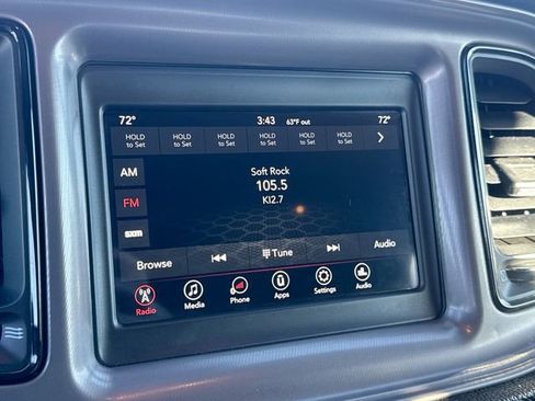 Used 2023 Dodge Challenger SXT image 5