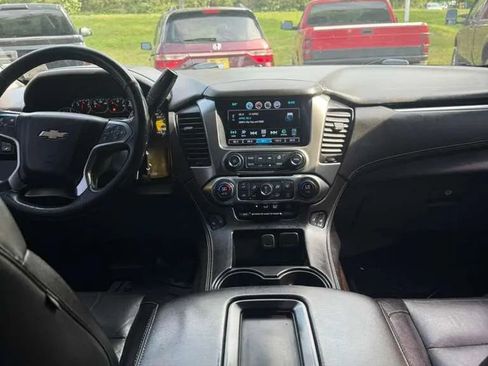Used 2017 Chevrolet Suburban LT AWD/4WD image 18