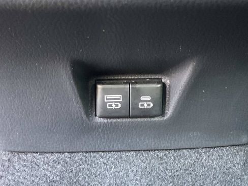 Used 2026 Toyota Camry SE FWD image 17