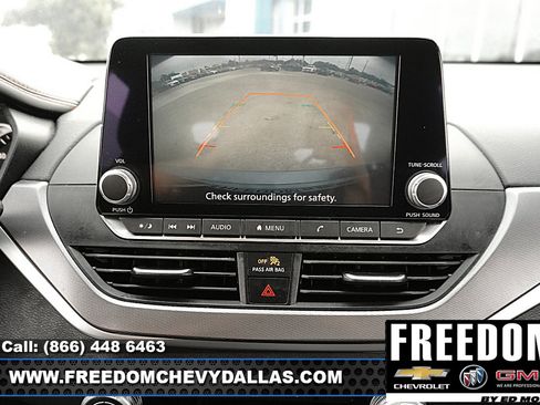 Used 2024 Nissan Altima 2.5 SR FWD image 16