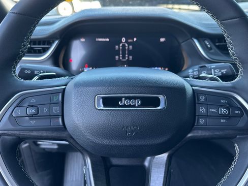 Used 2024 Jeep Grand Cherokee L Limited w/ Luxury Tech Group II AWD/4WD image 29