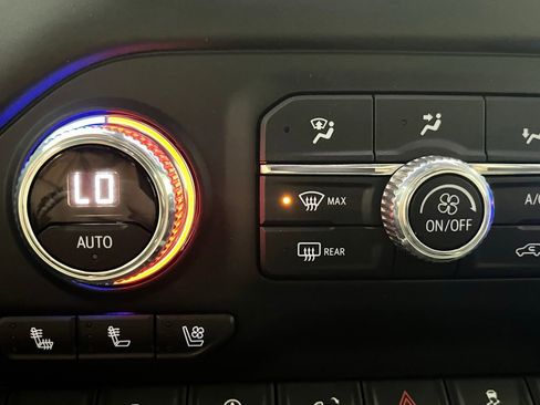 Used 2021 GMC Sierra 1500 AT4 w/ AT4 Premium Package AWD/4WD image 6