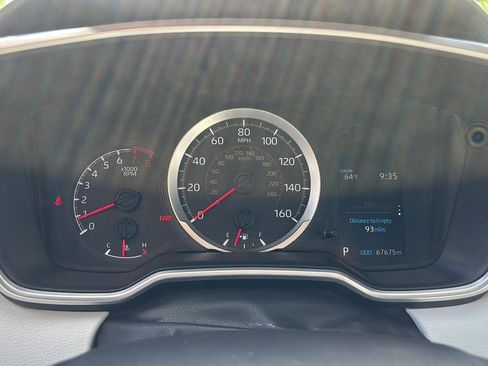 Used 2020 Toyota Corolla SE FWD image 3