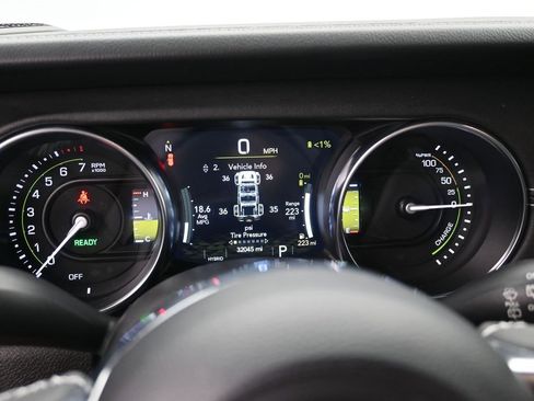 Used 2023 Jeep Wrangler Unlimited Sahara image 23