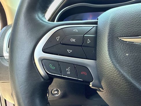 Used 2015 Chrysler 300 Limited w/ Driver Convenience Group RWD image 28