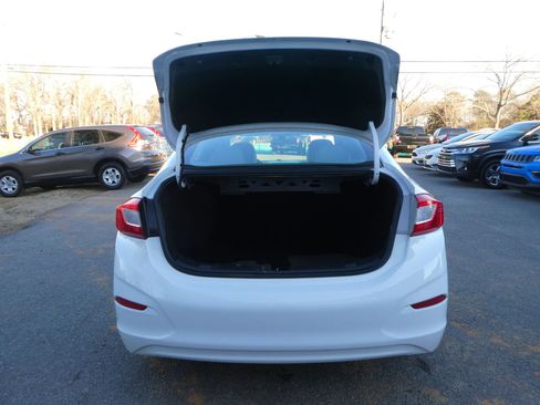Used 2017 Chevrolet Cruze Premier image 7