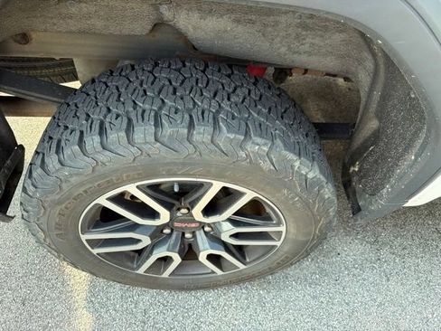 Used 2020 GMC Sierra 1500 AT4 w/ AT4 Premium Package AWD/4WD image 5