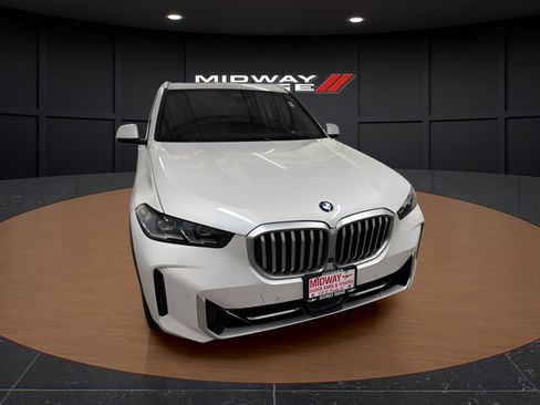 Used 2024 BMW X5 xDrive40i AWD/4WD image 5