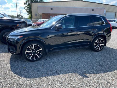 Used 2021 Volvo XC90 T6 Momentum w/ Climate Package AWD/4WD image 1