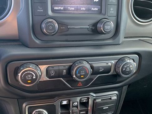 Used 2019 Jeep Wrangler Unlimited Sport S image 26