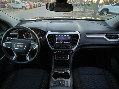 Used 2023 GMC Acadia SLE w/ Driver Convenience Package image 11
