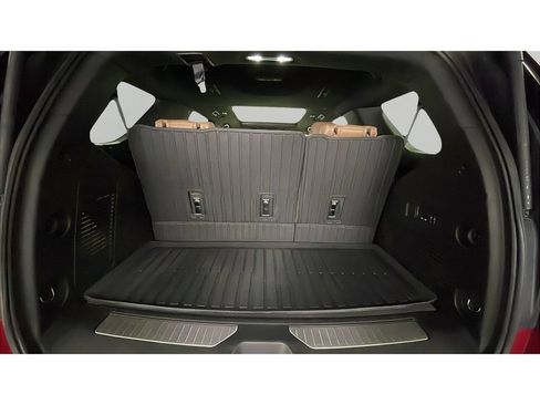 Used 2023 Chevrolet Tahoe Premier AWD/4WD image 18