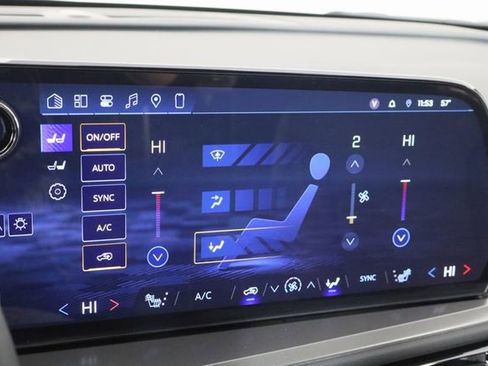 Used 2026 Chevrolet Traverse LT w/ Driver Confidence Package image 33