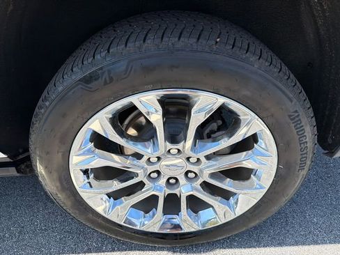 Used 2022 Chevrolet Suburban High Country image 20