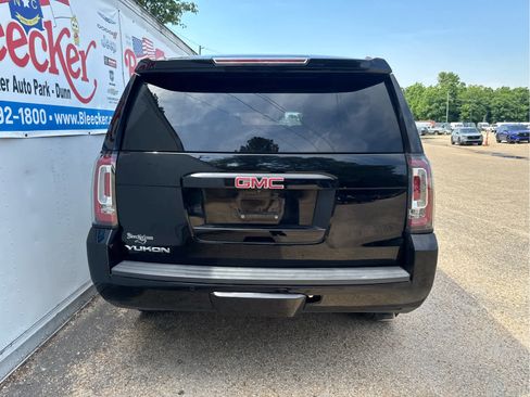 Used 2017 GMC Yukon SLT w/ Premium Edition AWD/4WD image 4