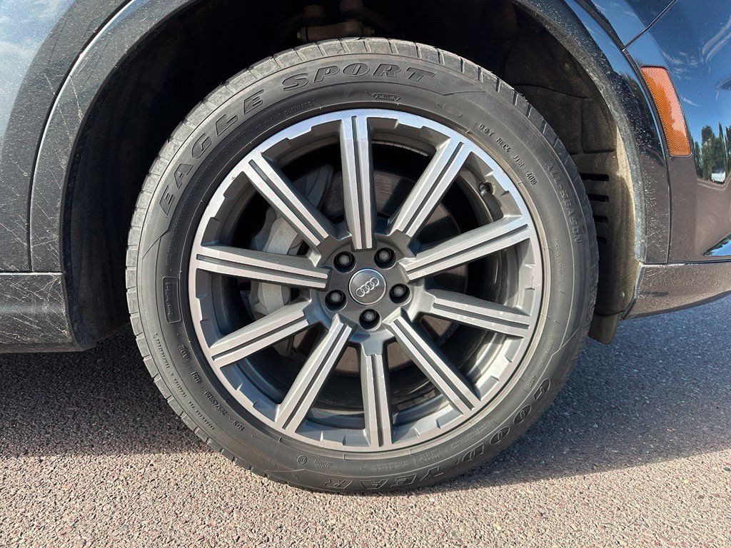 Used 2017 Audi Q7 3.0T Prestige w/ Prestige Package AWD/4WD image 39