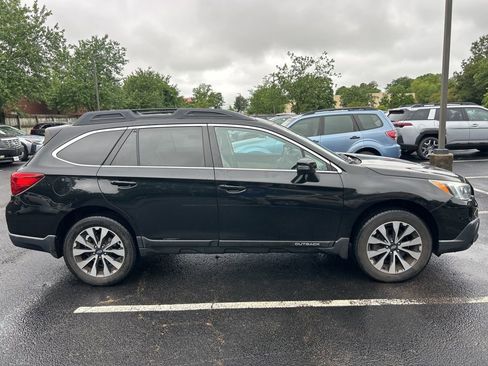 Used 2017 Subaru Outback 2.5i Limited AWD/4WD image 2