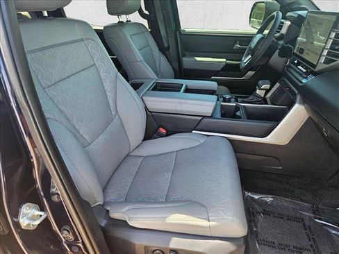Used 2025 Toyota Tundra Limited AWD/4WD image 20