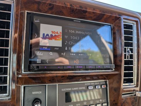 Used 1990 Cadillac Brougham image 73