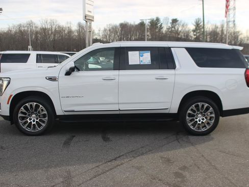 Used 2025 GMC Yukon XL Denali image 4