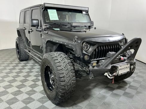 Used 2015 Jeep Wrangler Unlimited Sport w/ Connectivity Group AWD/4WD image 4