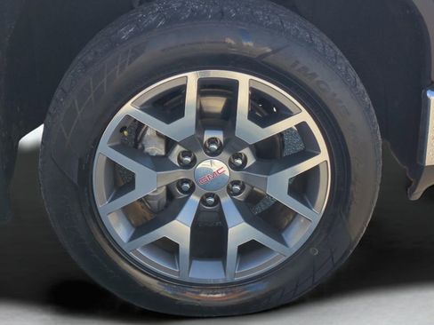 Used 2019 GMC Sierra 1500 SLT w/ SLT Premium Package image 10