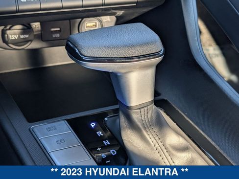 Used 2023 Hyundai Elantra SEL image 30